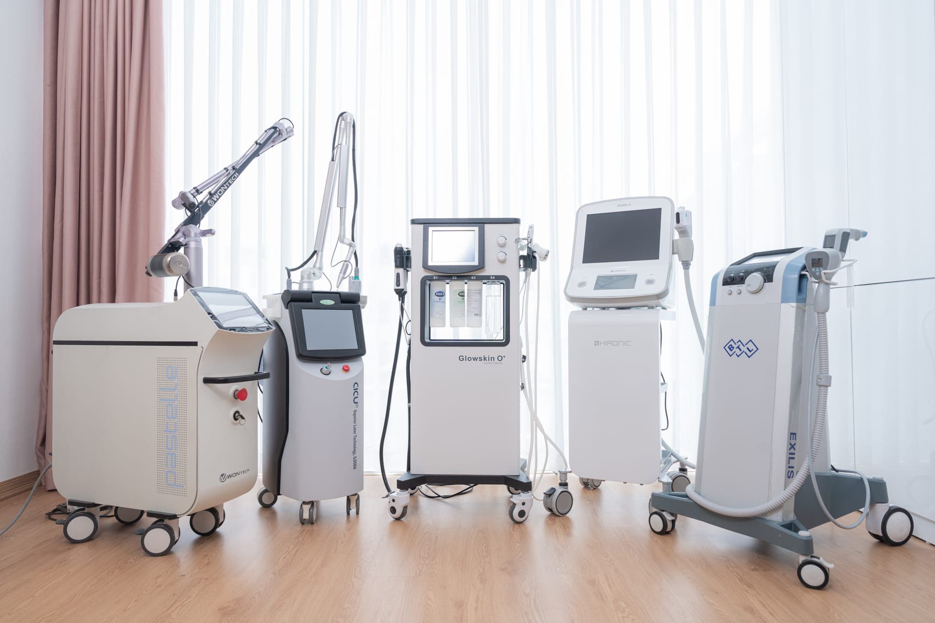 Hệ thống thiết bị laser và ánh sáng tại BonBoz Clinic