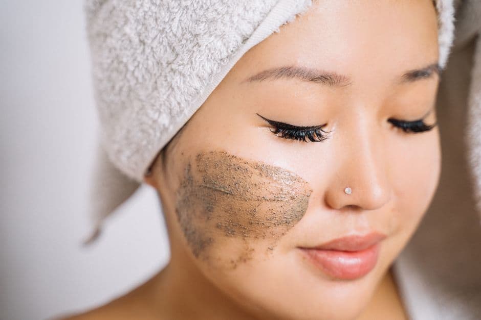 Imagen ilustrativa — Thay da sinh học (Chemical/Mechanical Peel) — làm sáng và làm mịn da