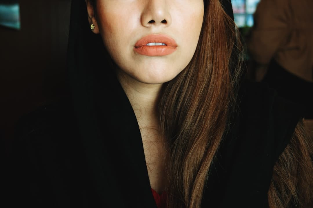 Rib Cartilage vs. Ear Cartilage Rhinoplasty: A Detailed Comparison of Pros and Cons