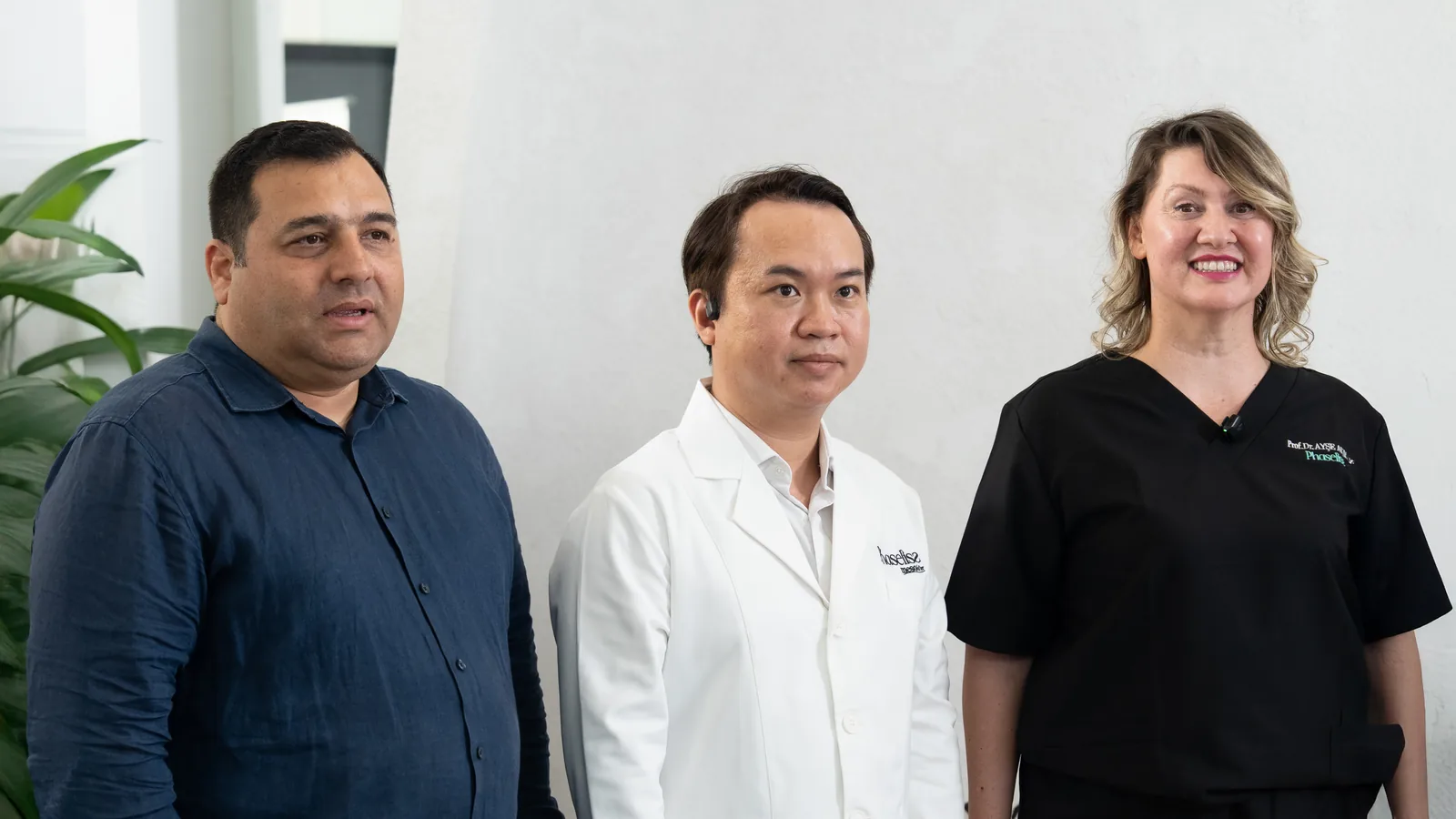 Dr. Nguyen Xuan Vu with international experts during a technology transfer
