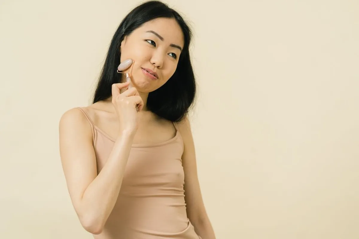 Ảnh minh hoạ — làn da mặt khoẻ mịn của phụ nữ châu Á sau khi chăm sóc đúng cách