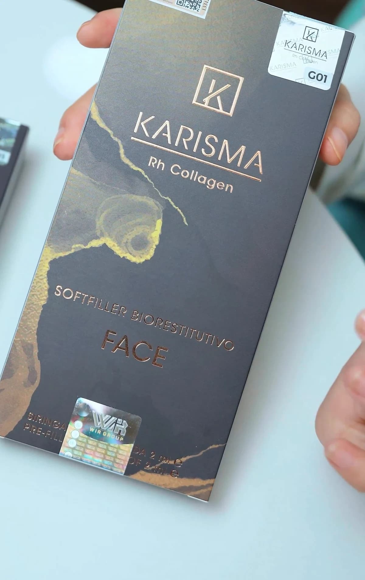 Hộp Karisma Rh Collagen (Softfiller Biorestitutivo Face) với tem chống giả — xem tên sản phẩm và tem trước khi thực hiện