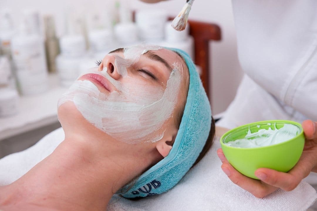 Trẻ hoá da không xâm lấn: Các phương pháp phổ biến hiện nay là gì?